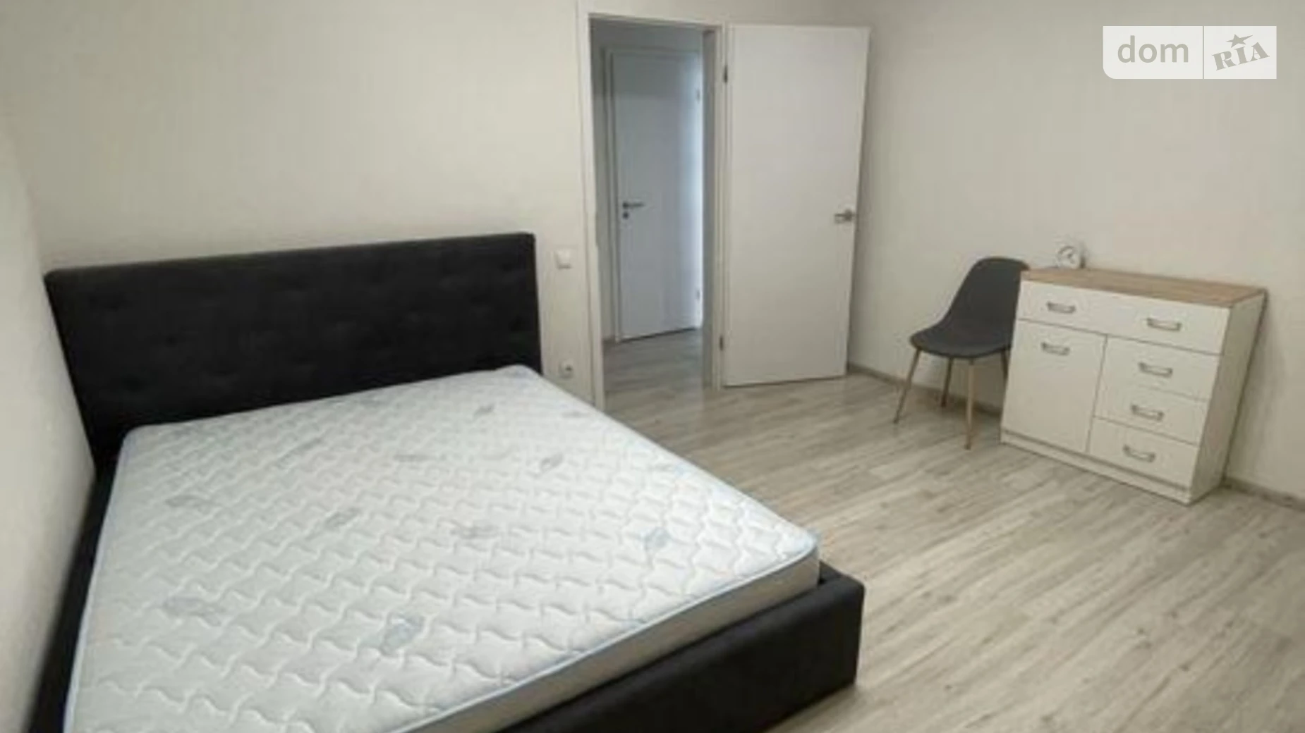 Продается 2-комнатная квартира 80 кв. м в Киеве, ул. Михаила Максимовича, 28Б - фото 2