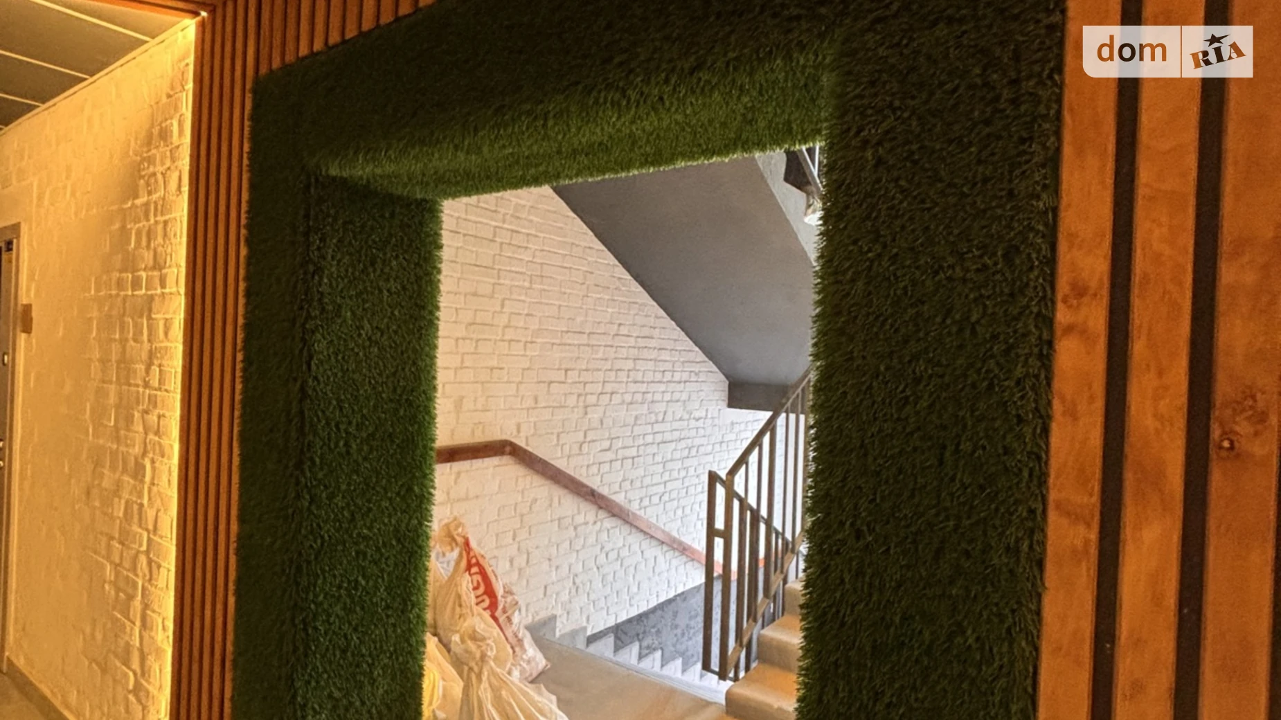 Продается 1-комнатная квартира 41 кв. м в Гостомеле, ул. Молодежная - фото 2