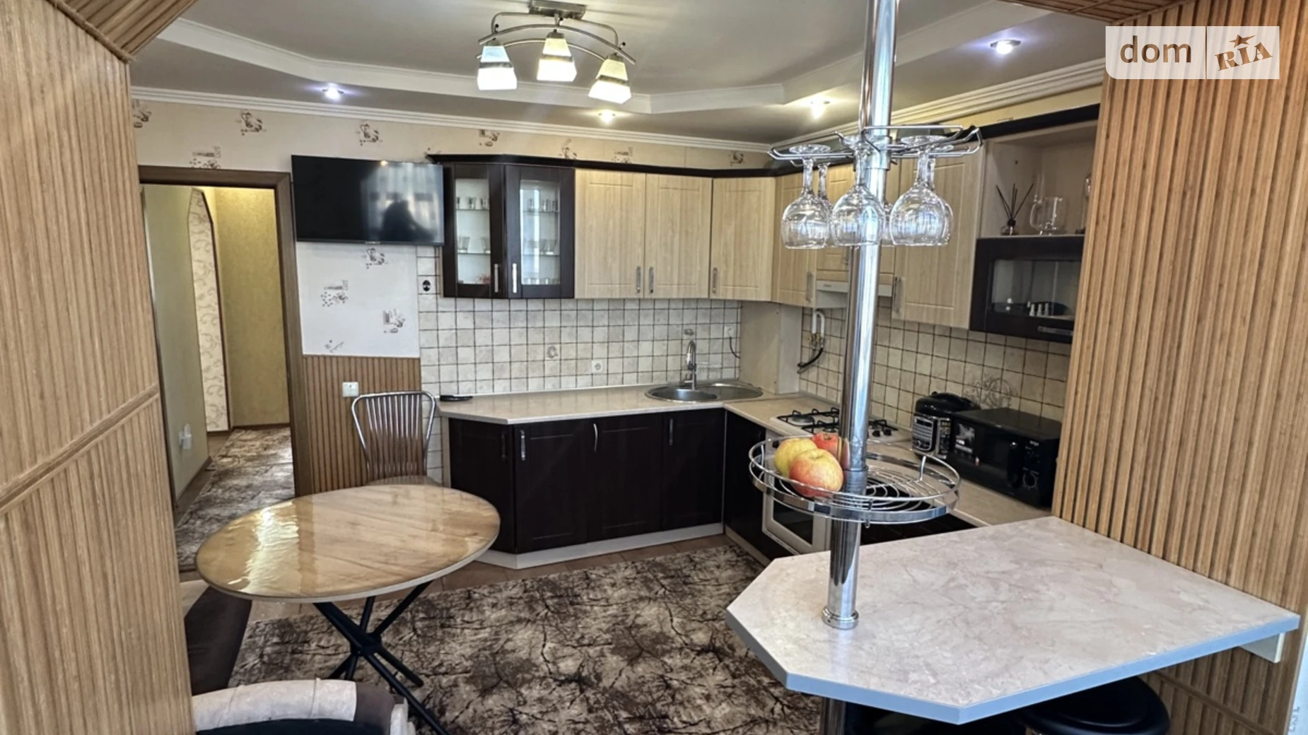 Продается 3-комнатная квартира 72 кв. м в Черновцах, пер. Вишневый - фото 3