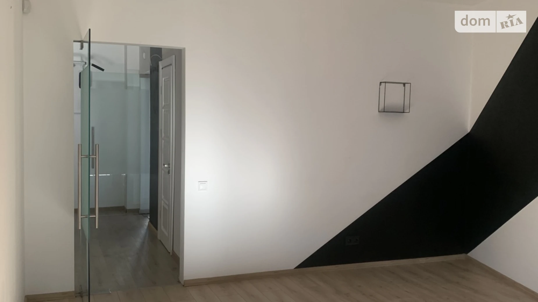 Сдается в аренду офис 105 кв. м в бизнес-центре, цена: 1575 $ - фото 4