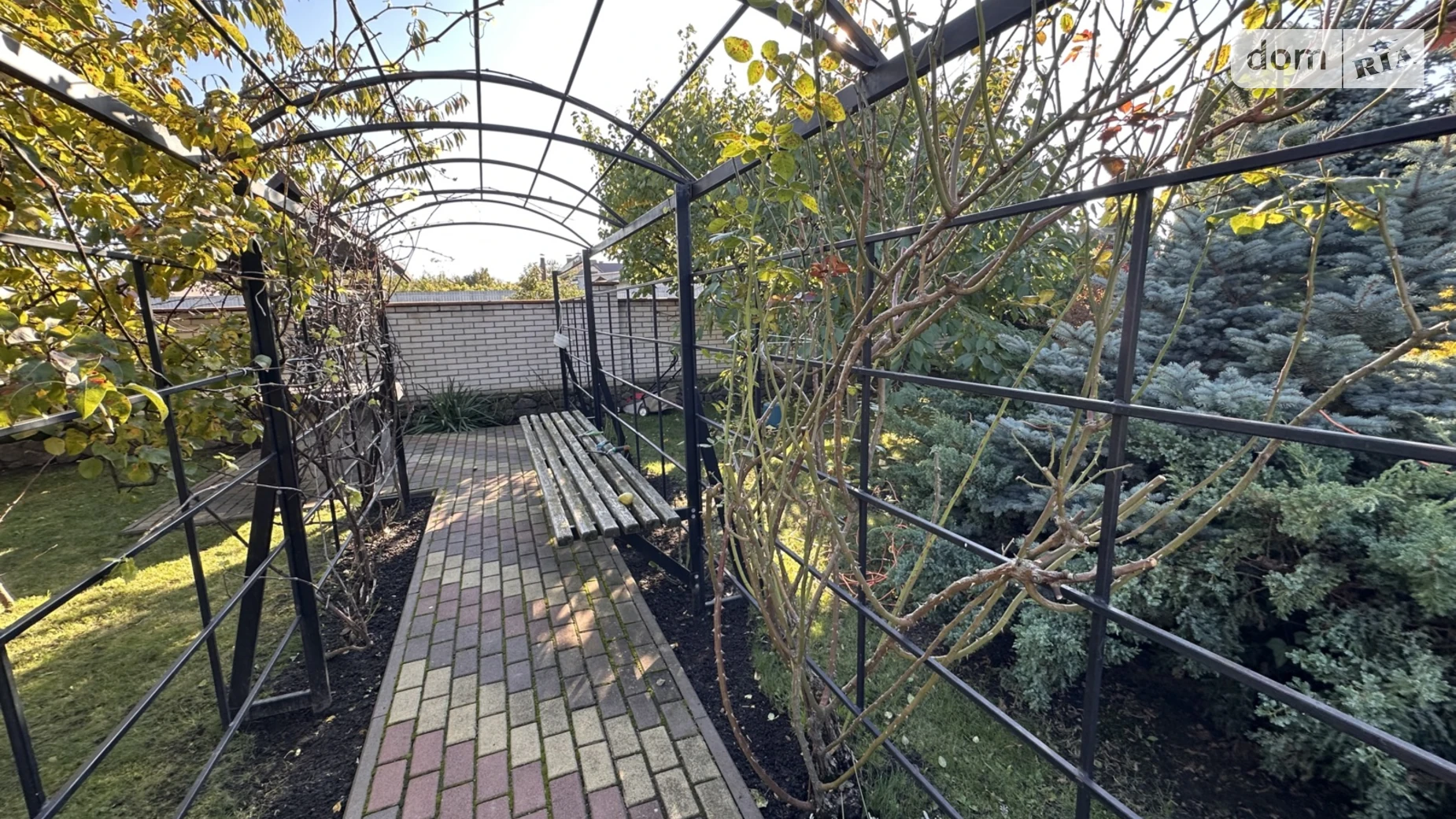 Продается дом на 2 этажа 250 кв. м с бассейном, цена: 250000 $ - фото 5