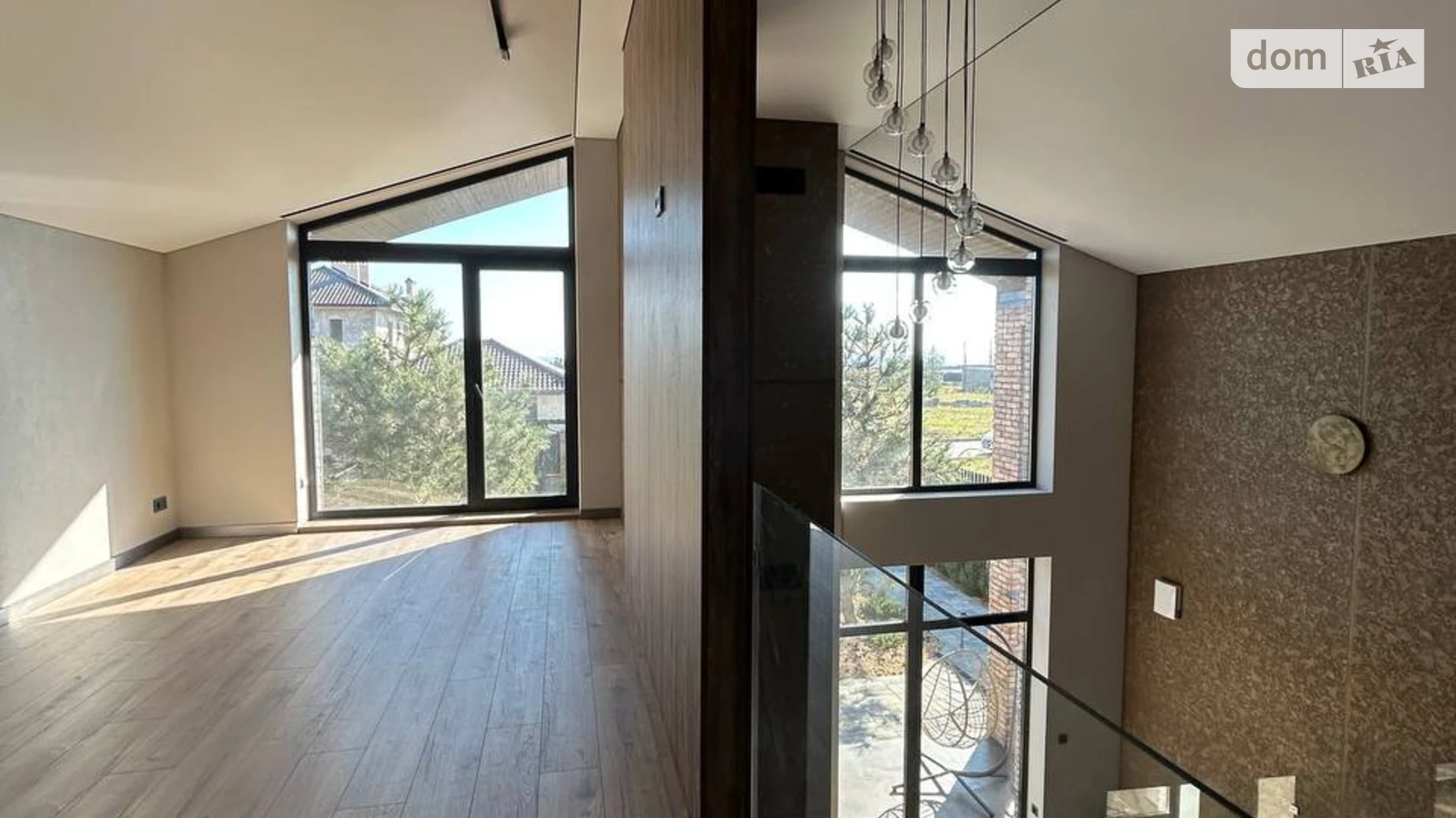 Продается дом на 2 этажа 170 кв. м с гаражом, цена: 450000 $ - фото 4