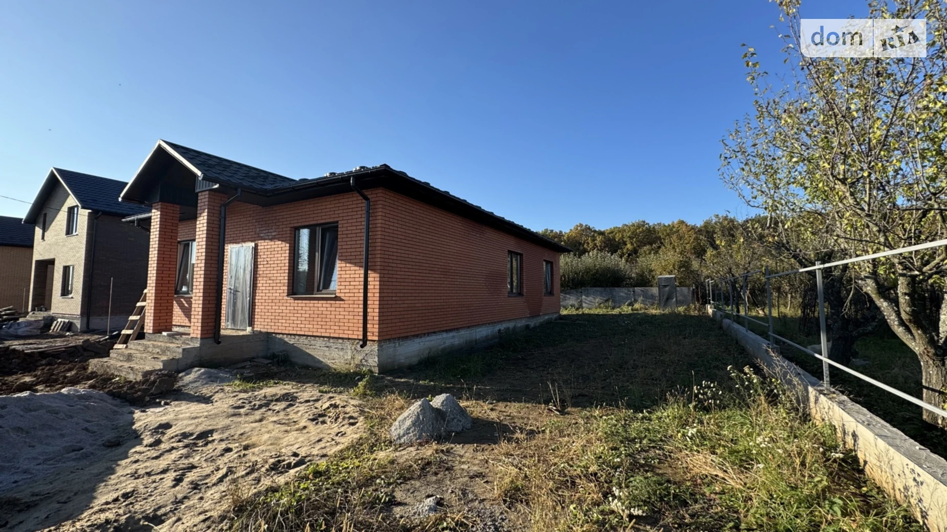 Продается одноэтажный дом 105 кв. м с камином, цена: 82999 $ - фото 2