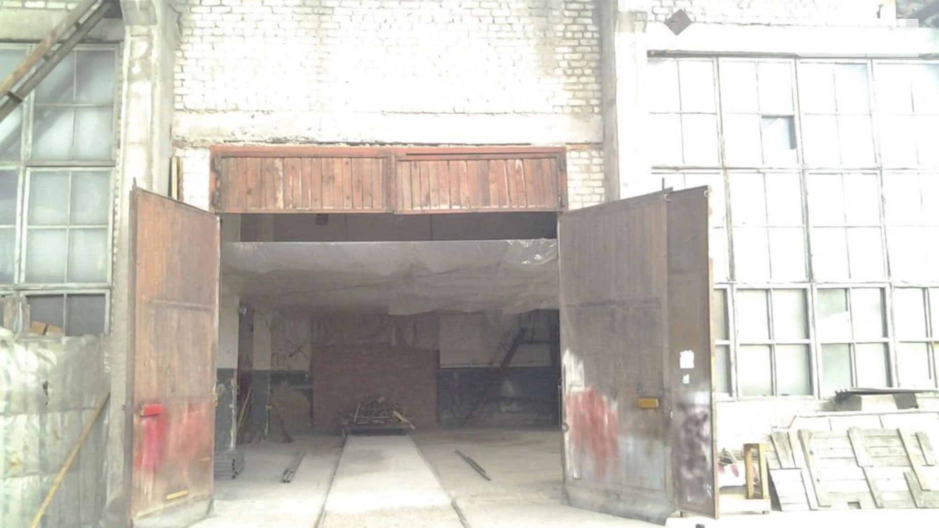 Продается объект сферы услуг 350 кв. м в 1-этажном здании, цена: 235400 € - фото 3