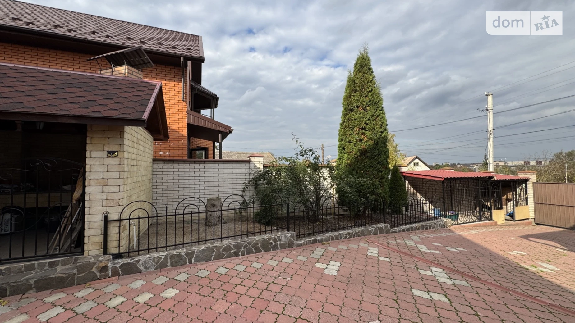 Продается дом на 2 этажа 180 кв. м с камином, цена: 255000 $ - фото 2