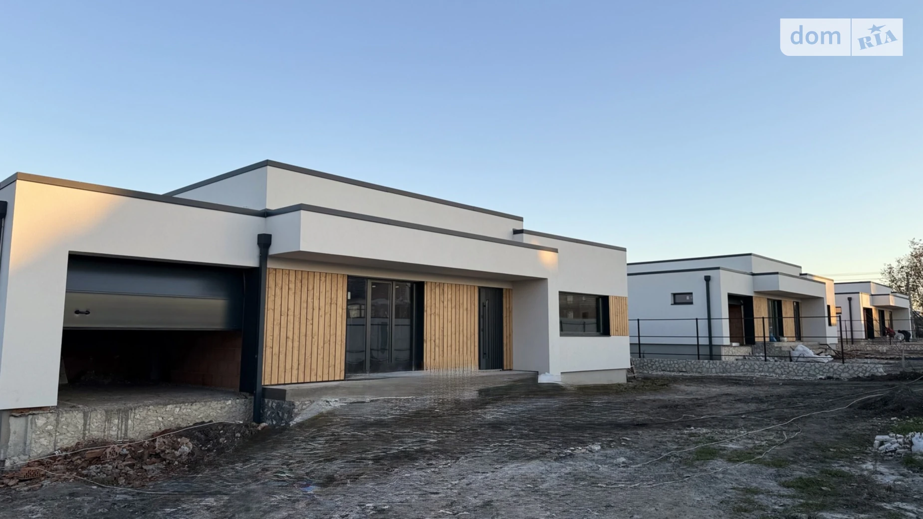 Продается одноэтажный дом 190 кв. м с бассейном, цена: 199000 $ - фото 2