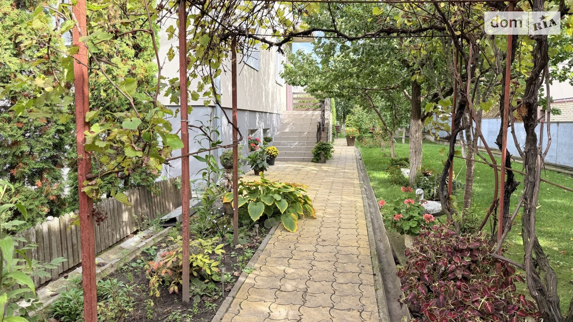 Продается дом на 2 этажа 252.8 кв. м с верандой, цена: 129000 $ - фото 3