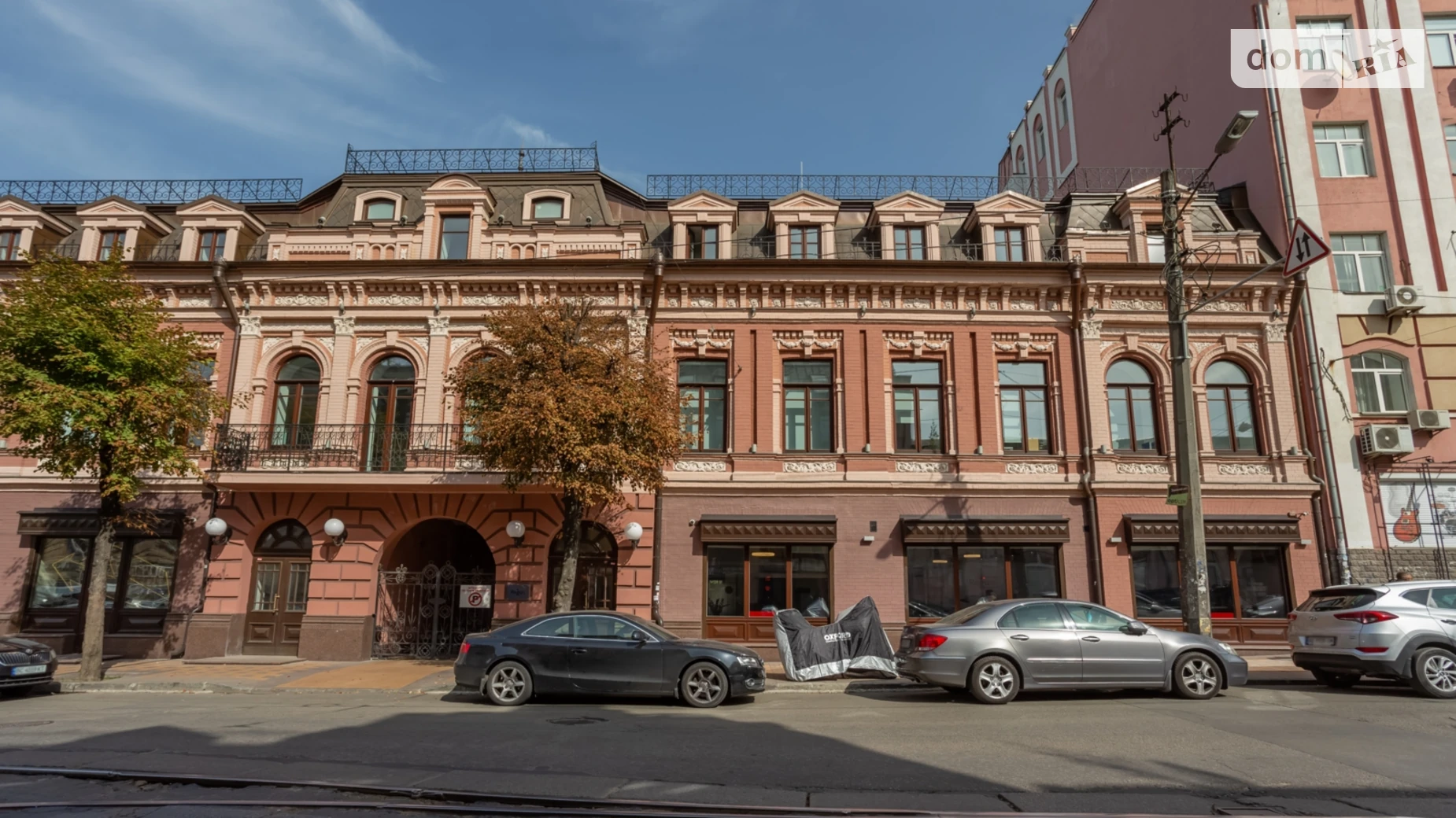 Сдается в аренду офис 100 кв. м в бизнес-центре, цена: 2279 $ - фото 2