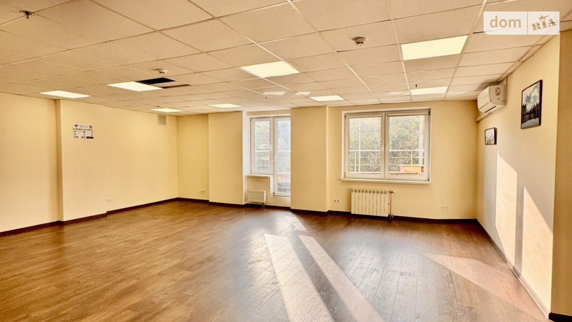 Продается офис 378 кв. м в бизнес-центре, цена: 415000 $ - фото 4