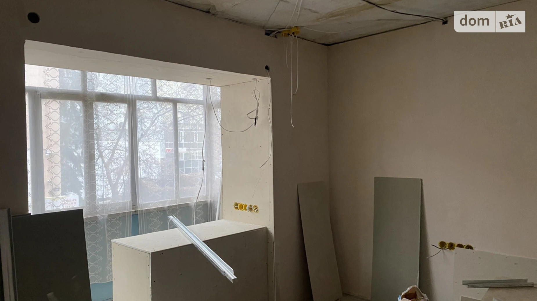 Продается 3-комнатная квартира 99 кв. м в Полтаве, ул. Коряка Дмитрия, 5 - фото 2