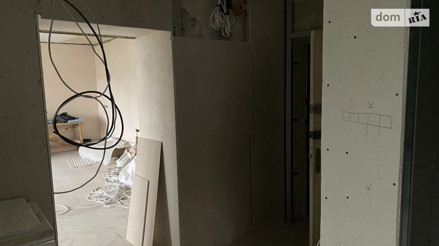 Продается 3-комнатная квартира 99 кв. м в Полтаве, ул. Коряка Дмитрия, 5 - фото 4