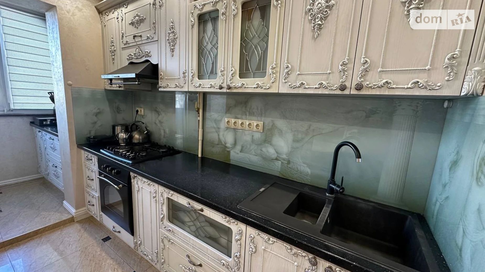 Продается 3-комнатная квартира 66.7 кв. м в Ровно, ул. Шухевича Романа, 2 - фото 2