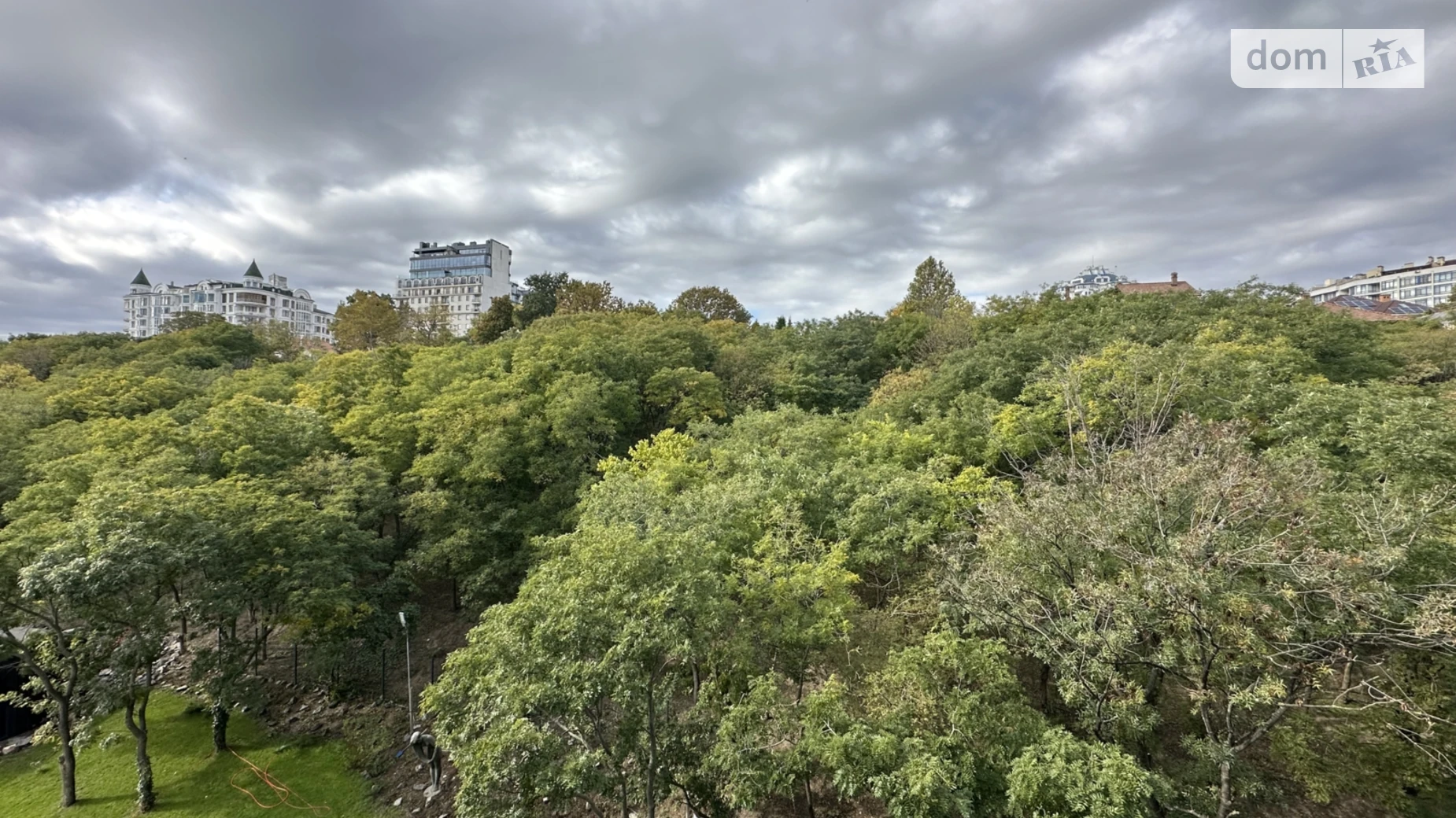 Продается 3-комнатная квартира 115 кв. м в Одессе, ул. Вице-адмирала Азарова, 28/1 - фото 2