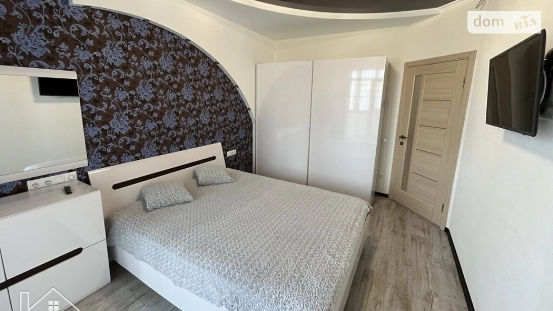 Продается 2-комнатная квартира 73.6 кв. м в Хмельницком, цена: 89900 $ - фото 2