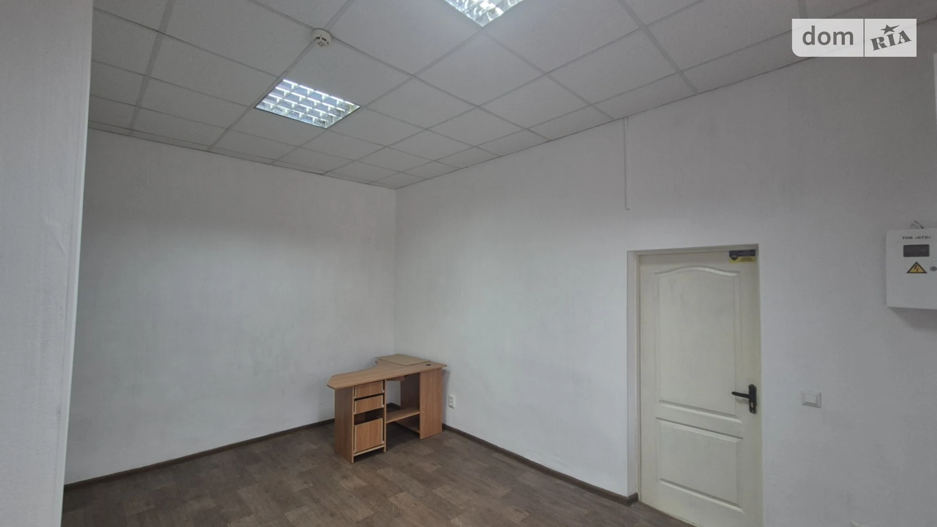 Сдается в аренду офис 18 кв. м в бизнес-центре, цена: 4700 грн - фото 3