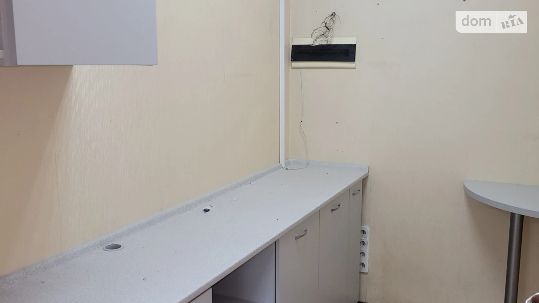 Сдается в аренду офис 15 кв. м в бизнес-центре, цена: 2550 грн - фото 2