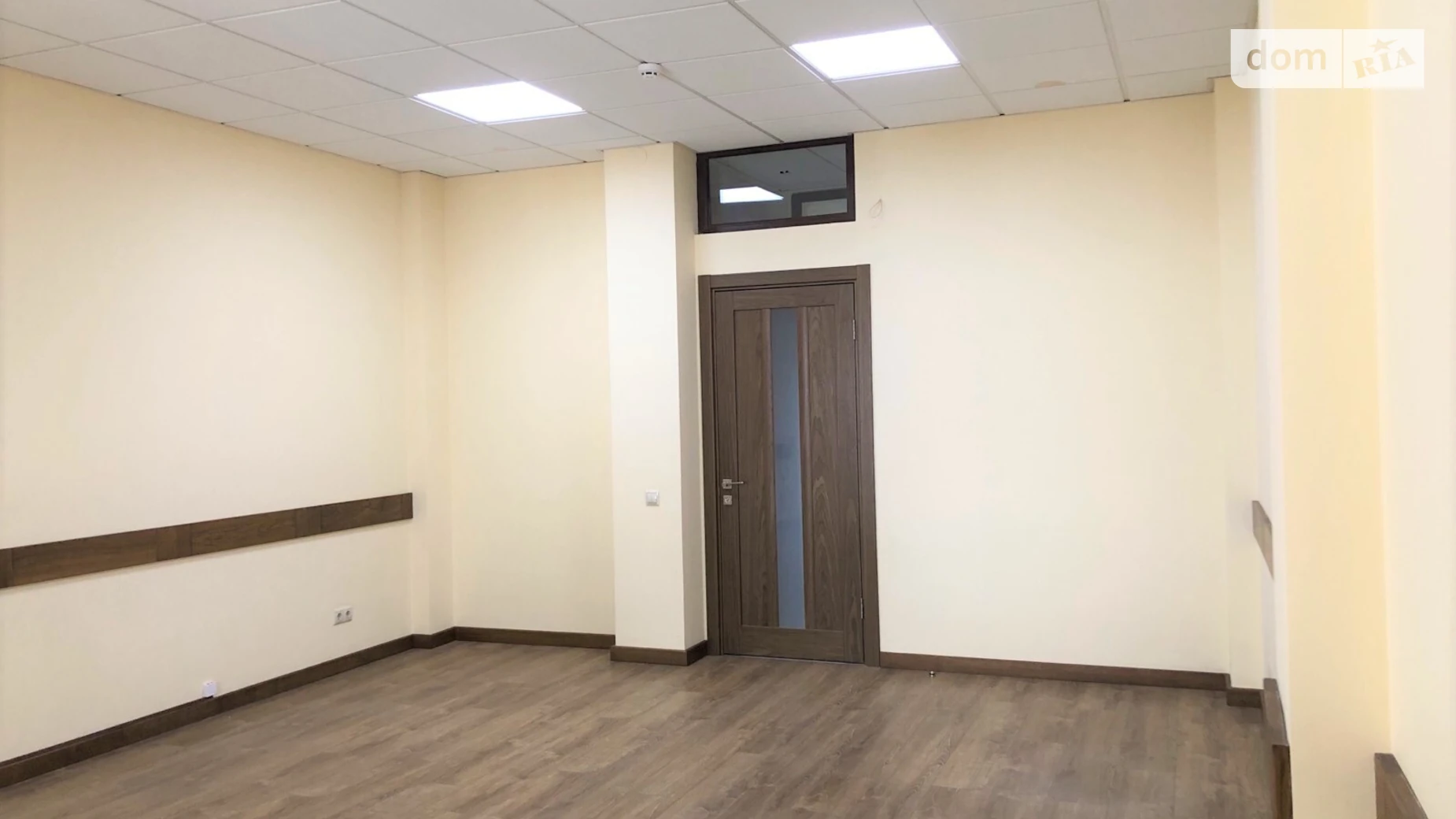 Сдается в аренду офис 30 кв. м в бизнес-центре, цена: 300 $ - фото 2
