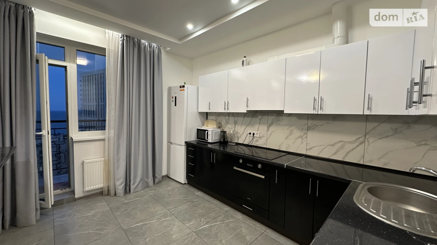 Продається 1-кімнатна квартира 66 кв. м у Одесі, вул. Генуезька, 3Г - фото 2