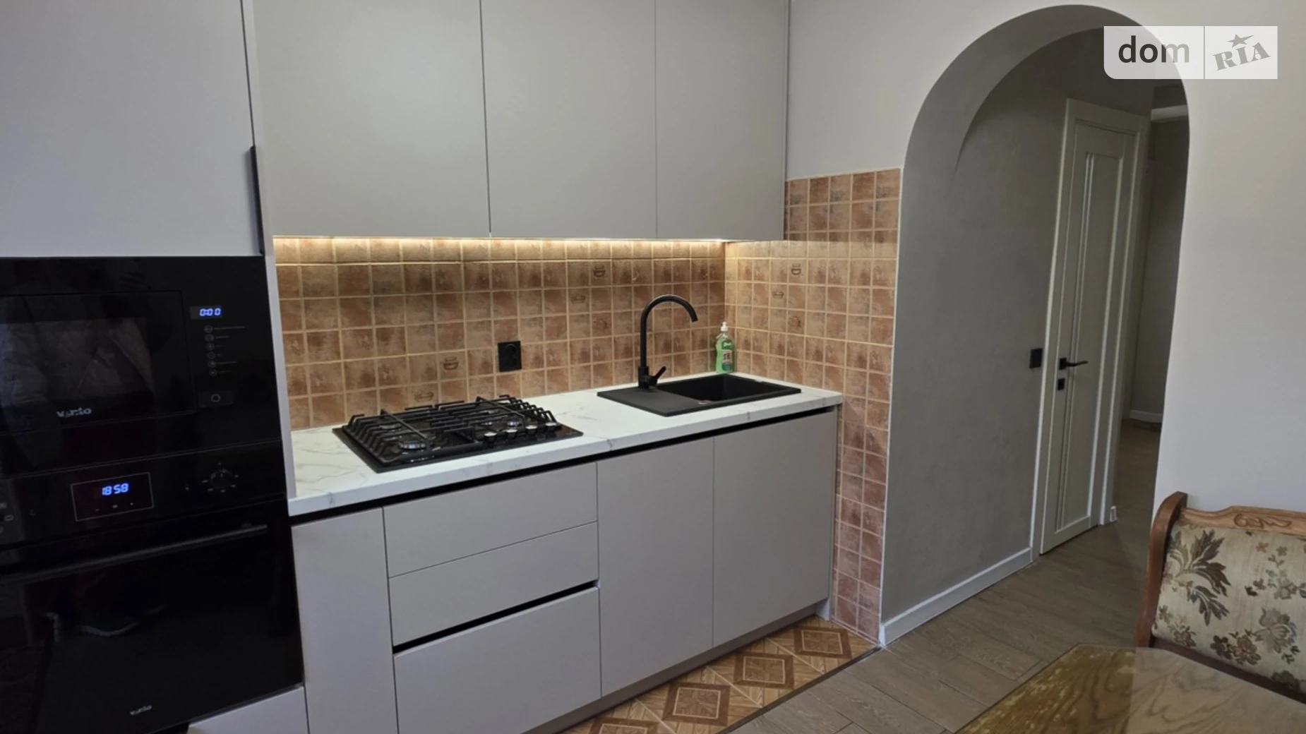 Продается 4-комнатная квартира 90 кв. м в Ужгороде, ул. Капушанская(Победы), 132 - фото 2