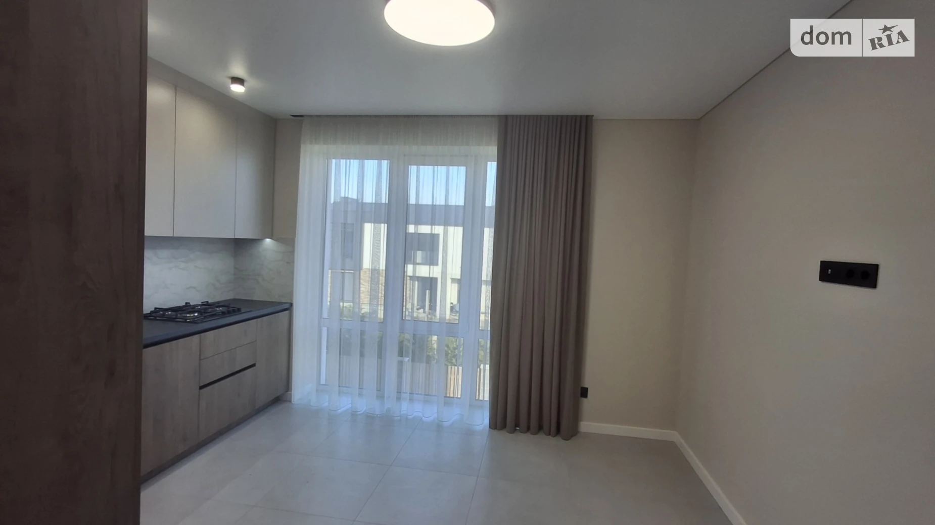 Продается 2-комнатная квартира 54 кв. м в Ровно, ул. Николая Боголюбова, 1 - фото 3