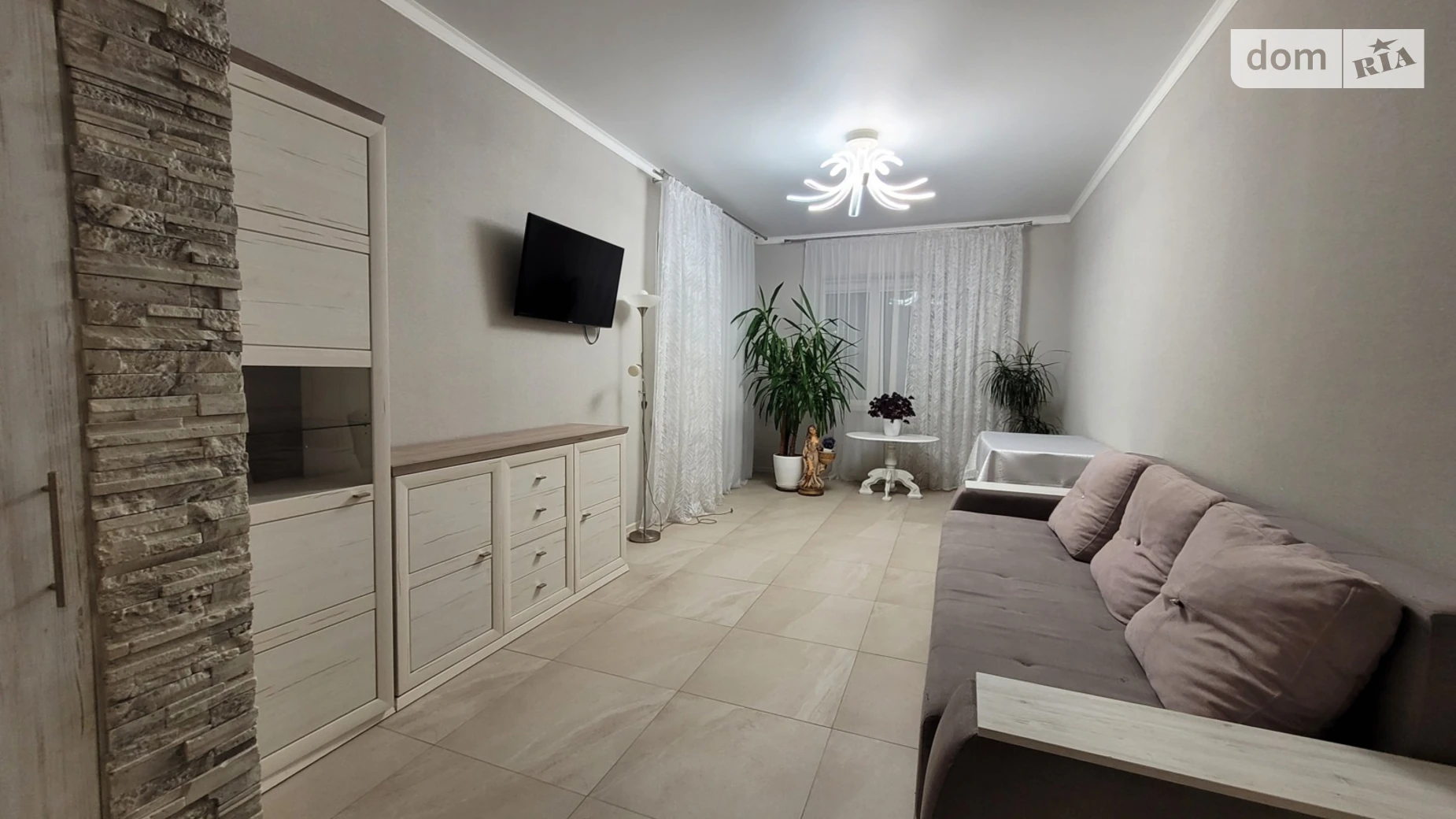 Сдается в аренду дом на 2 этажа 140 кв. м с балконом, цена: 1000 $ - фото 3
