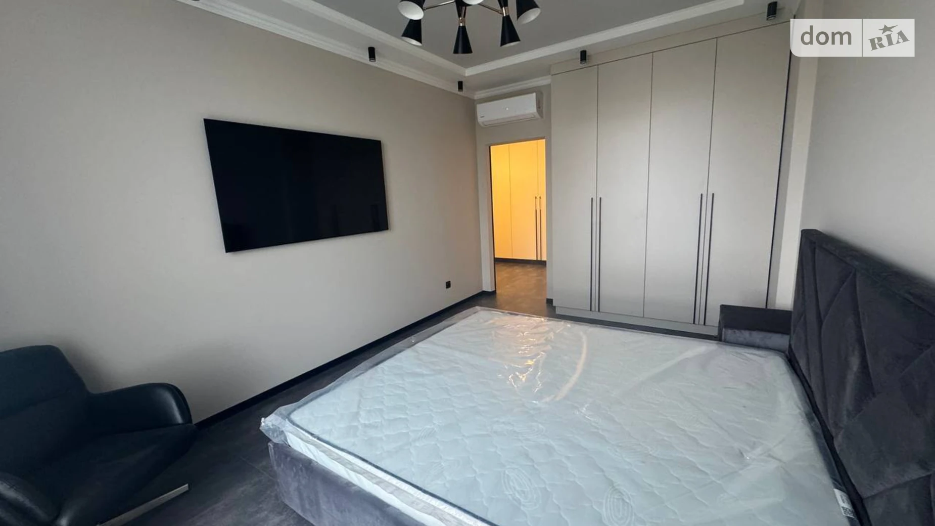 Продается 1-комнатная квартира 49.1 кв. м в Одессе, Фонтанская дор., 6 корпус 1 - фото 2