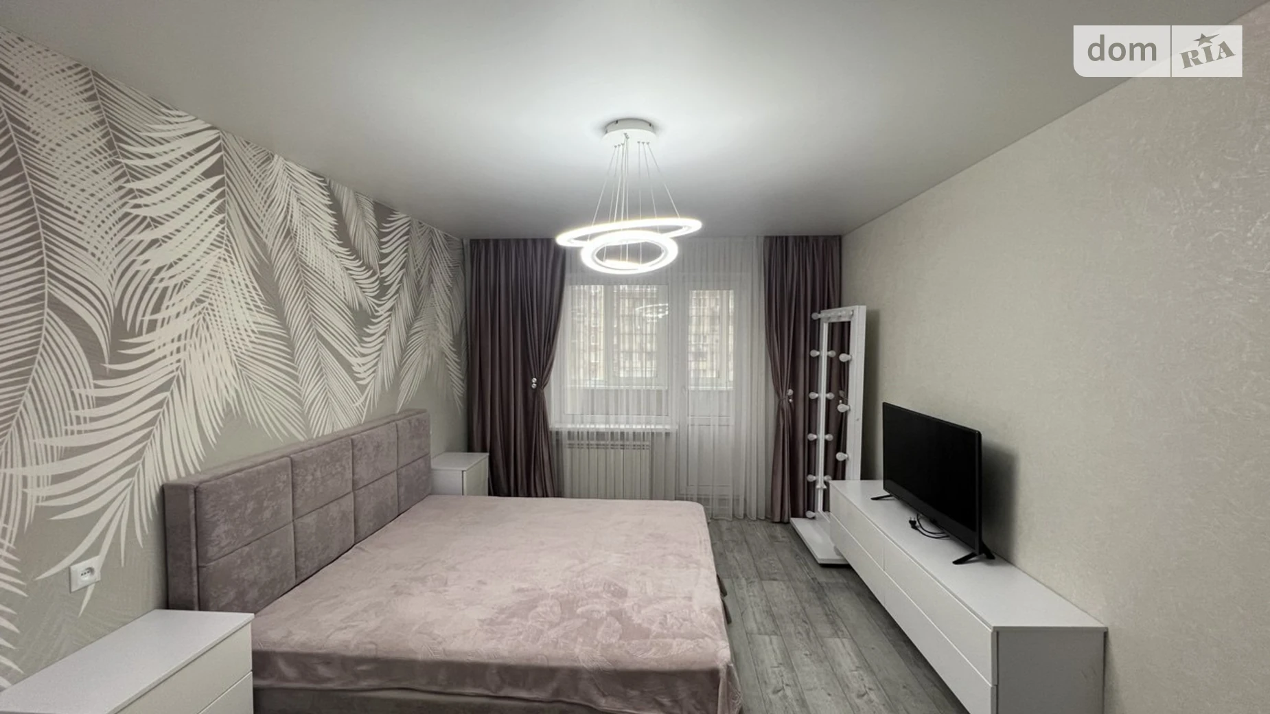 Продается 3-комнатная квартира 75.7 кв. м в Киеве, просп. Червоной Калины(Маяковского Владимира), 38/10 - фото 2