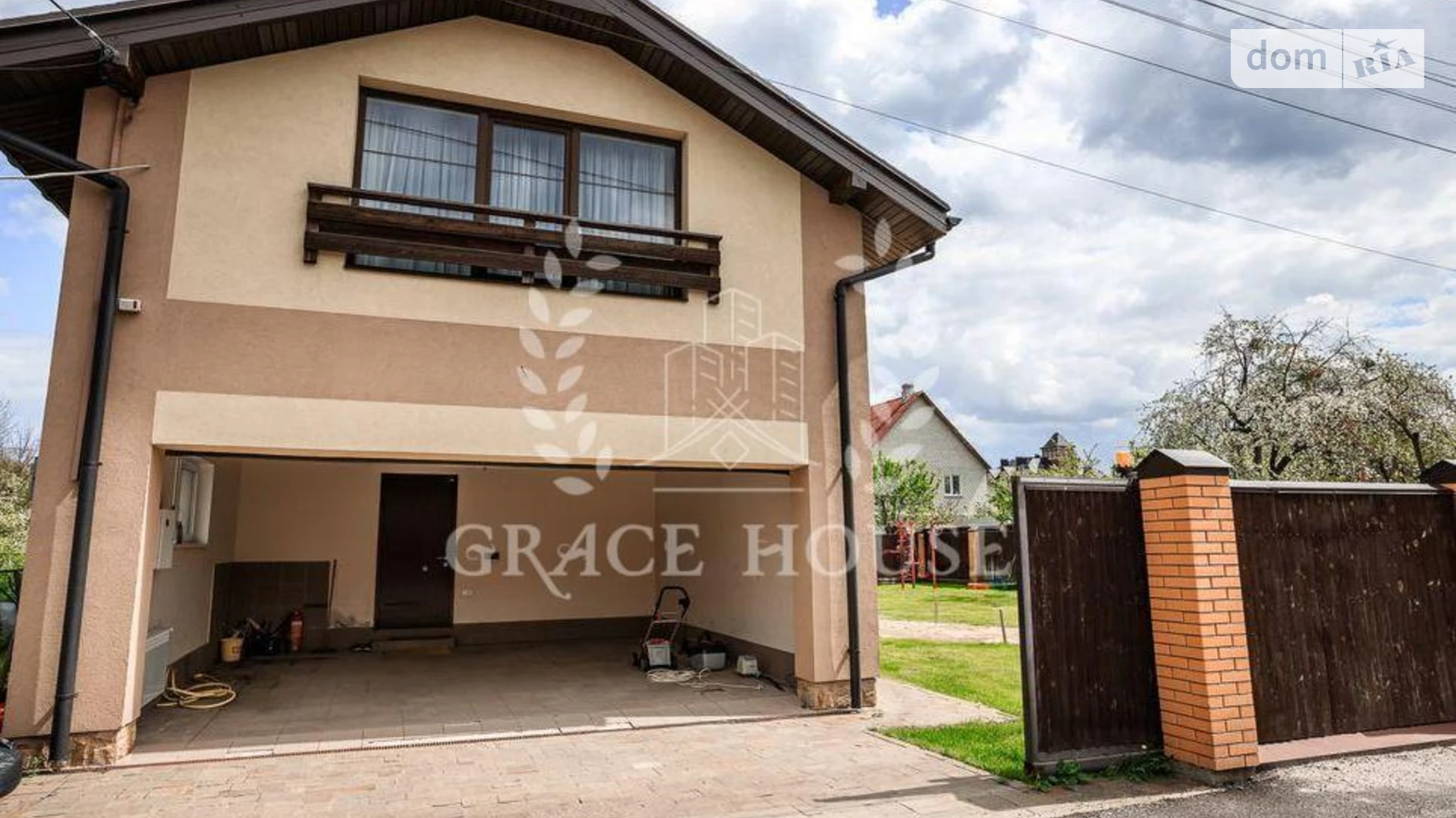 Продается дом на 3 этажа 330 кв. м с камином, цена: 375000 $ - фото 2