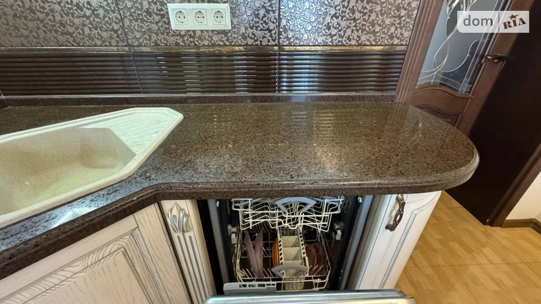 Продается 2-комнатная квартира 74.8 кв. м в Ровно, ул. Дворецкая - фото 3