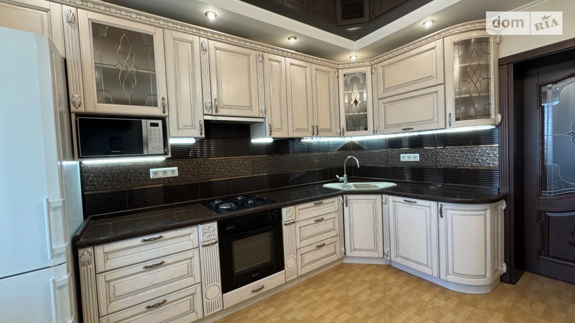 Продается 2-комнатная квартира 74.8 кв. м в Ровно, ул. Дворецкая - фото 4