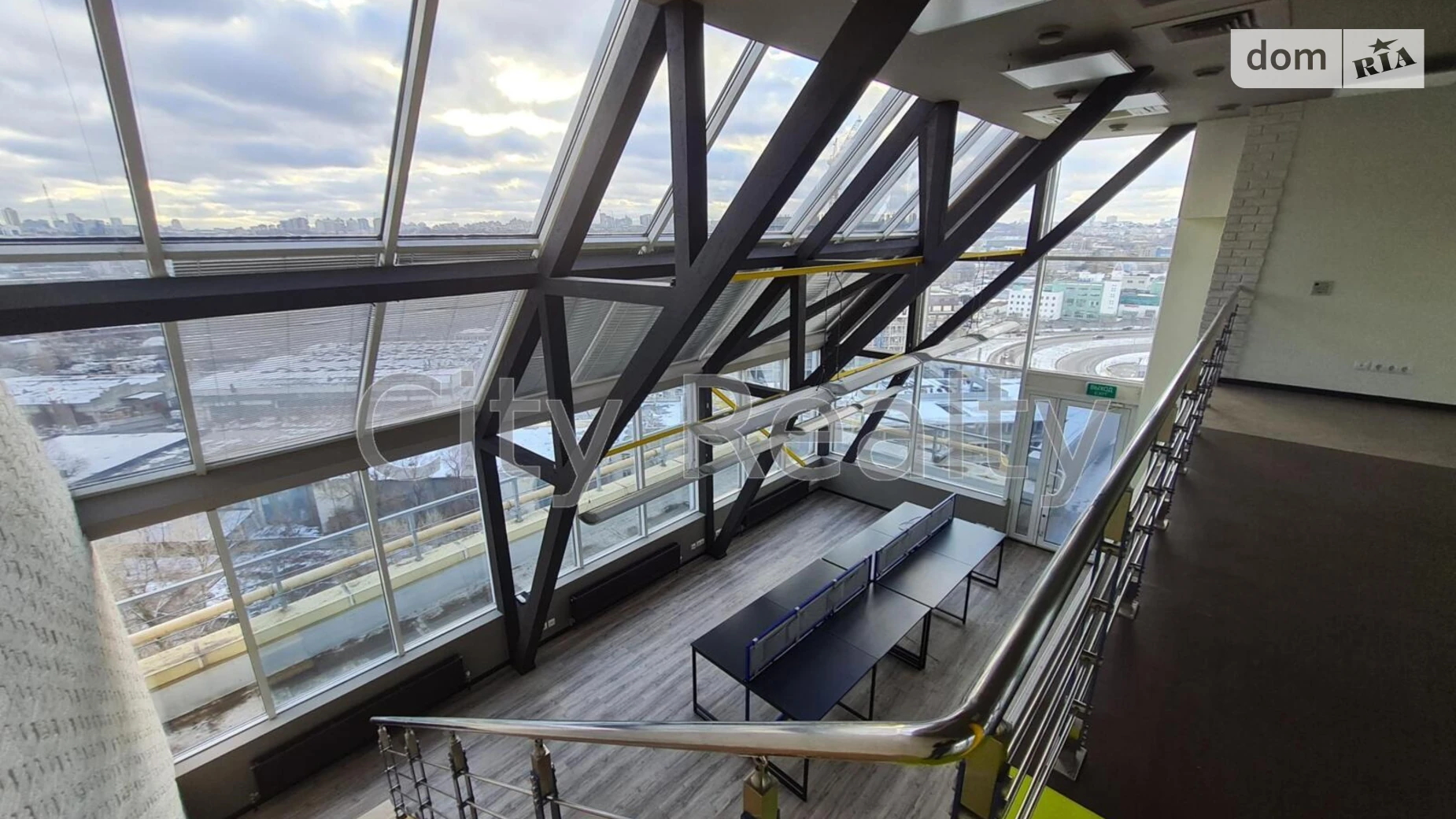 Сдается в аренду офис 294.1 кв. м в бизнес-центре, цена: 4411 $ - фото 5