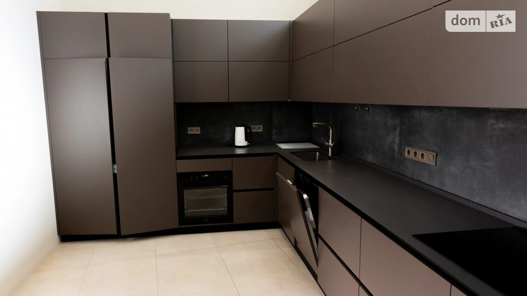 Сдается в аренду дом на 3 этажа 475.6 кв. м с верандой, цена: 4000 $ - фото 5