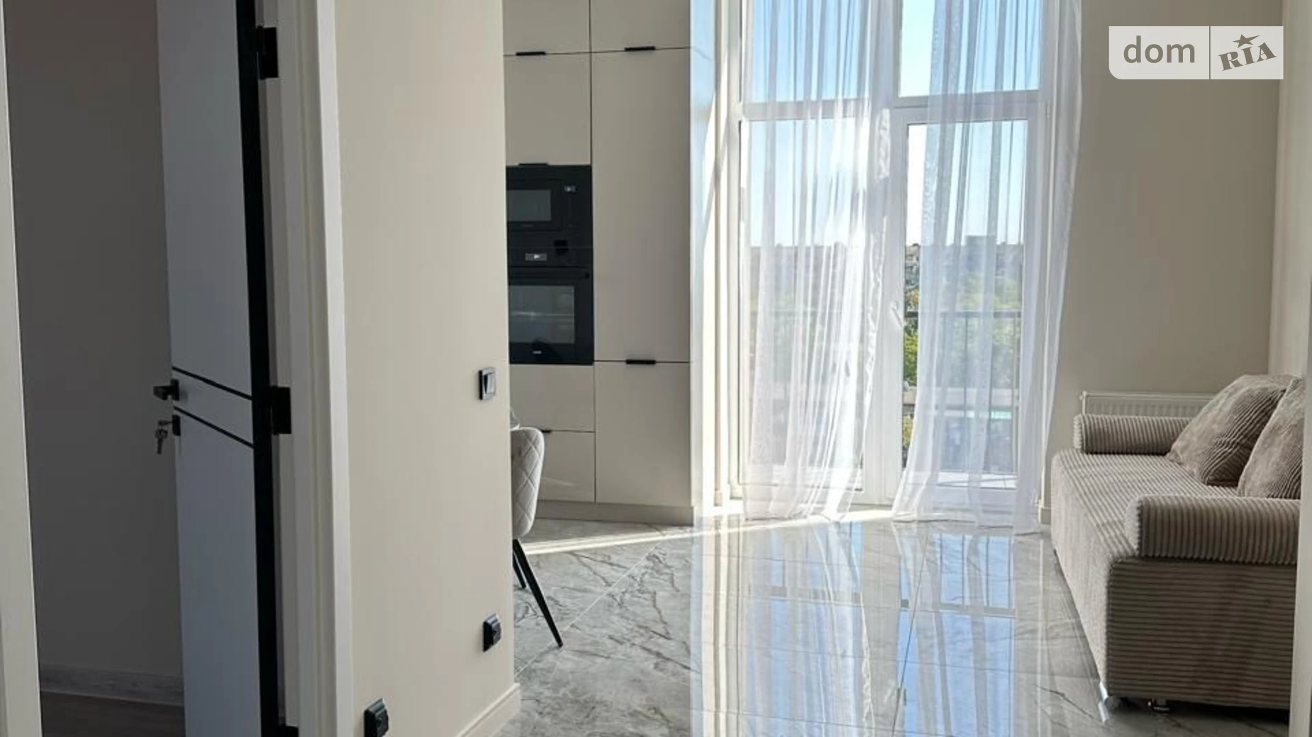 Продается 1-комнатная квартира 55.7 кв. м в Ужгороде, цена: 97000 $ - фото 2