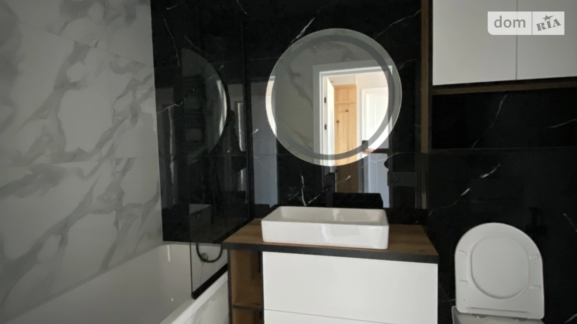 Сдается в аренду 1-комнатная квартира 46.8 кв. м в Ивано-Франковске, ул. Волошина Августина, 2А - фото 4