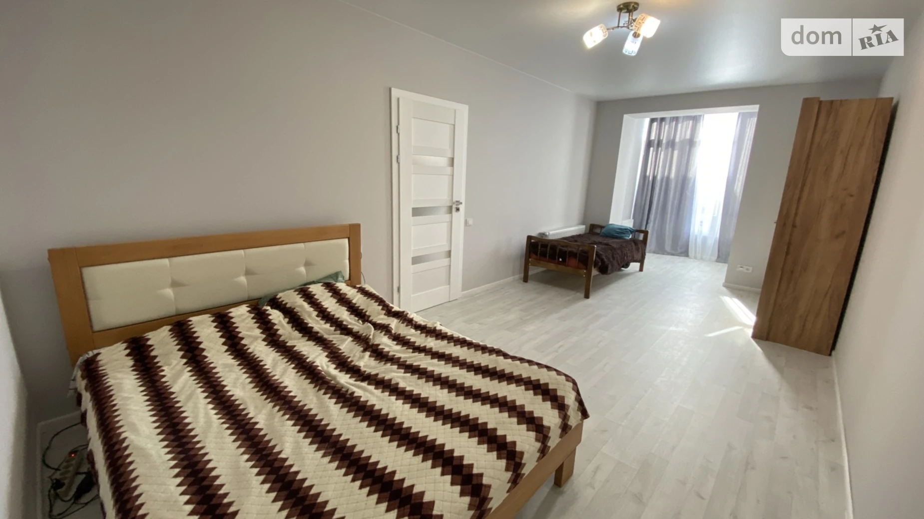 Продается 1-комнатная квартира 46.8 кв. м в Ивано-Франковске, ул. Волошина Августина, 2А - фото 2