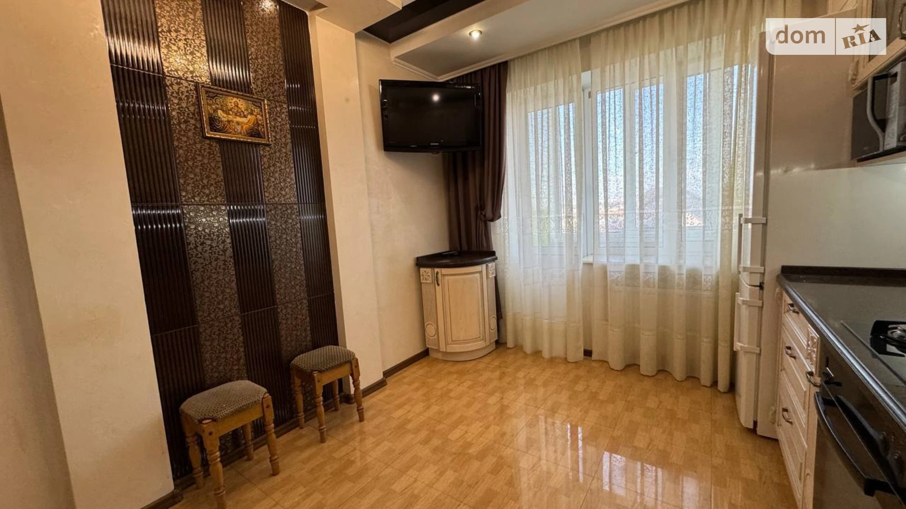 Продается 2-комнатная квартира 74.8 кв. м в Ровно, ул. Дворецкая - фото 3