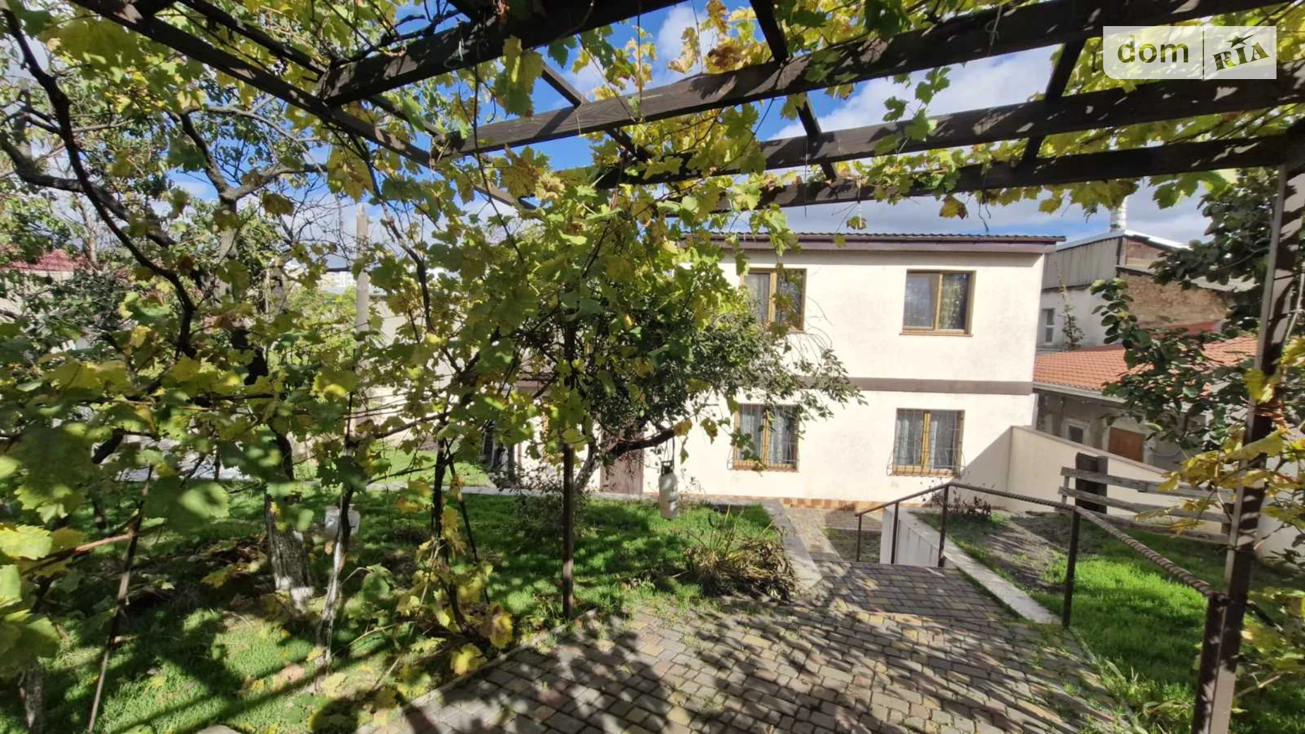 Продается дом на 2 этажа 75 кв. м с бассейном, цена: 75000 $ - фото 2