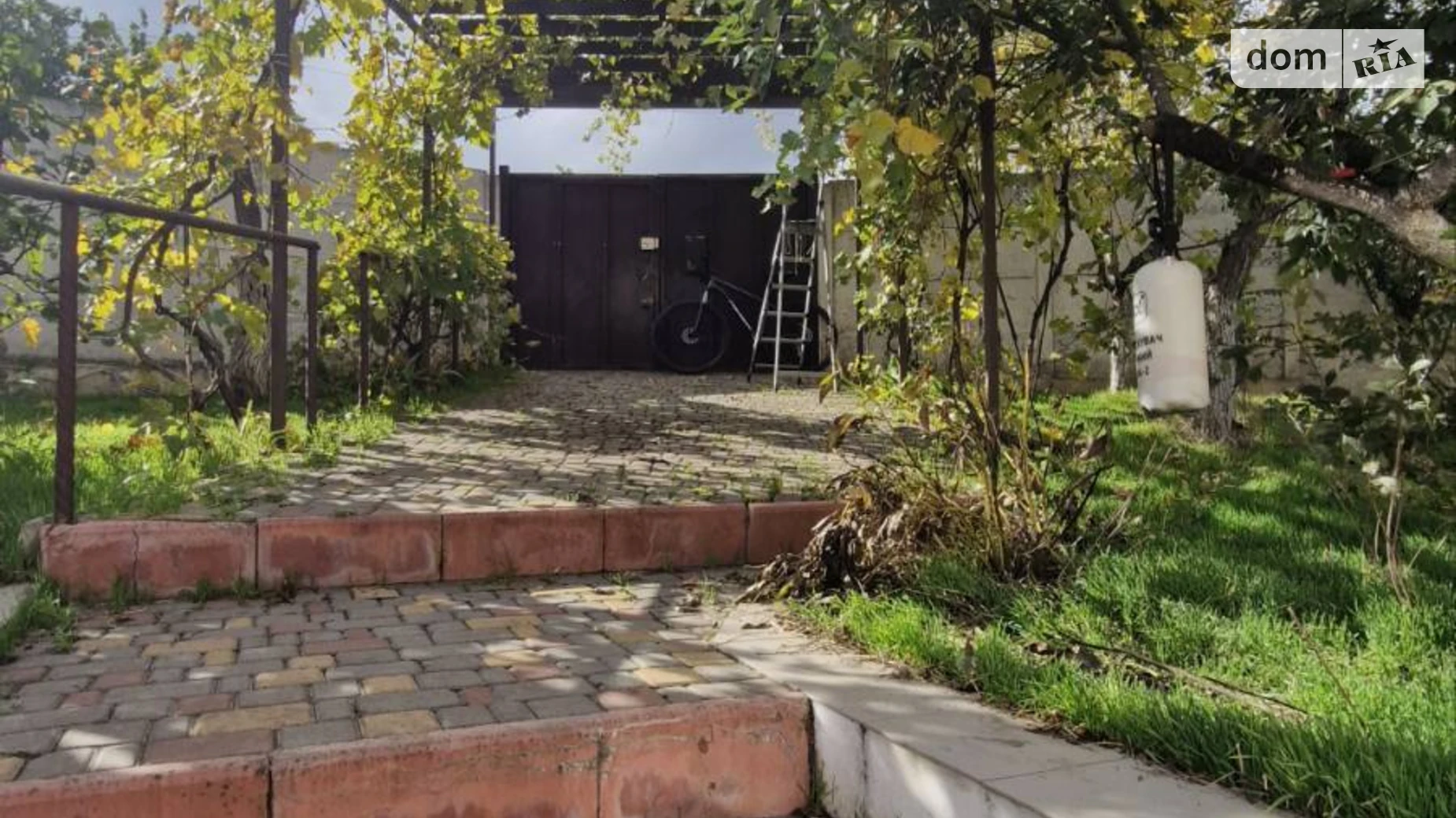 Продается дом на 2 этажа 75 кв. м с бассейном, цена: 75000 $ - фото 3