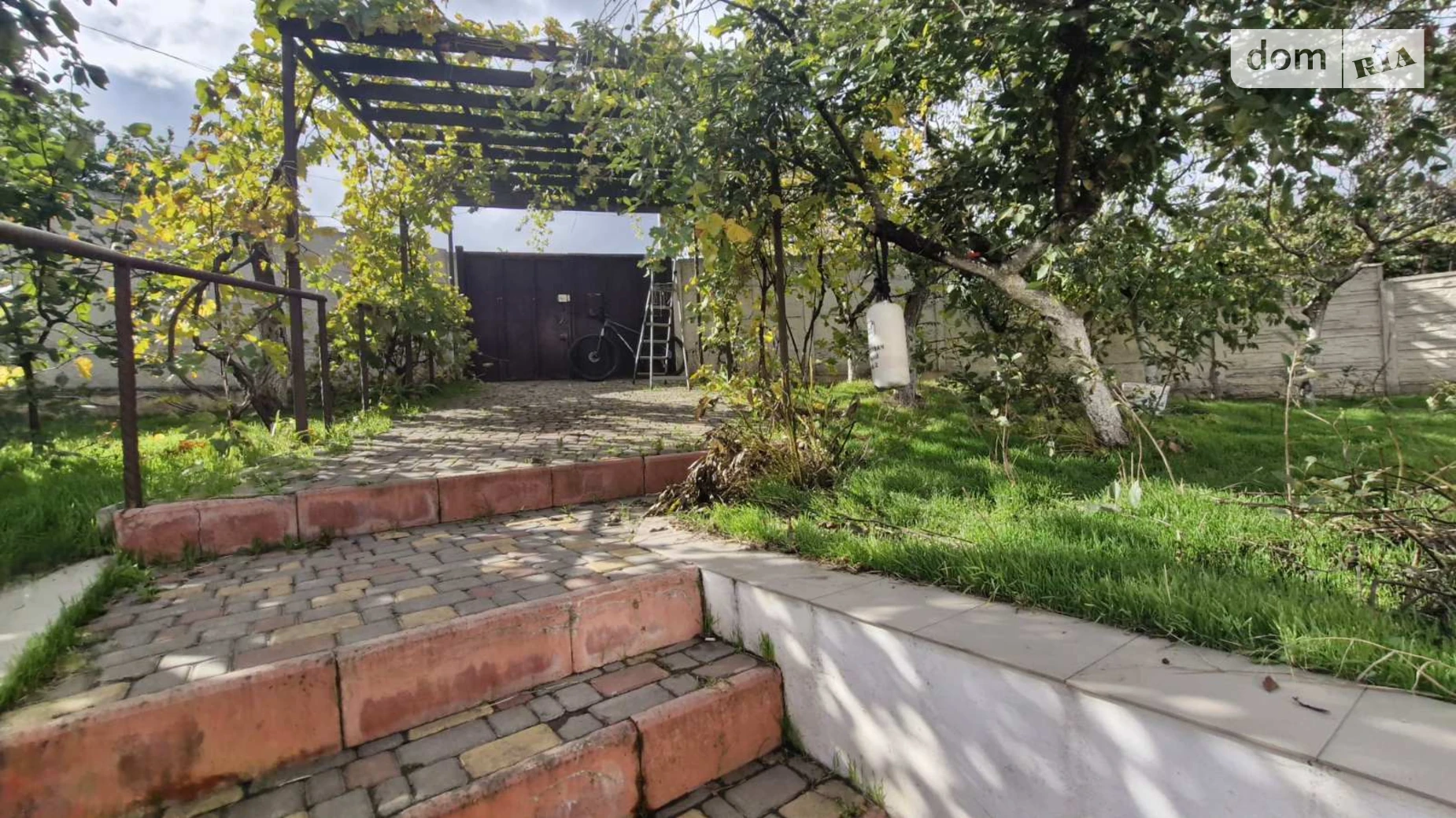 Продается дом на 2 этажа 75 кв. м с бассейном, цена: 75000 $ - фото 4