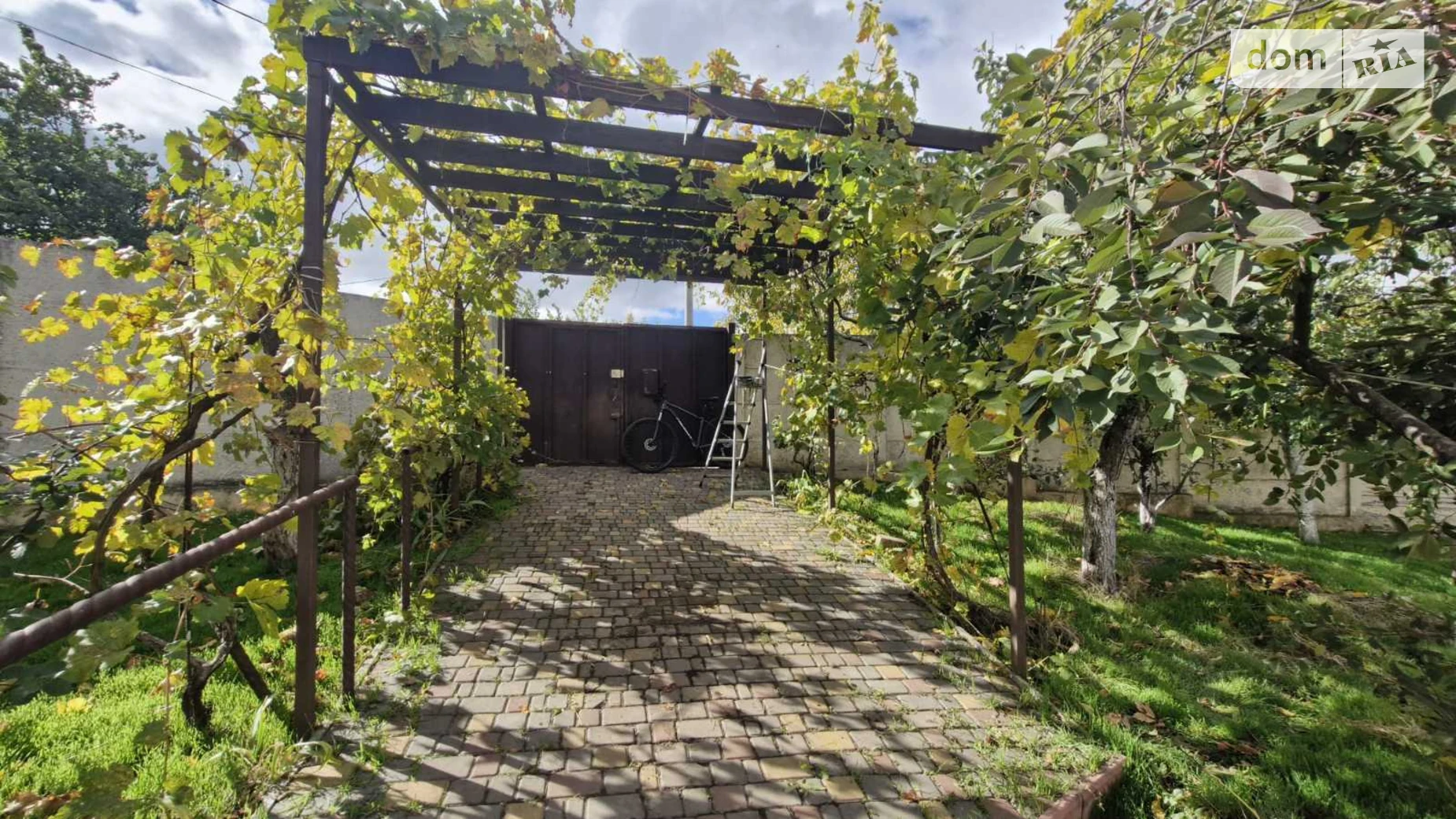 Продается дом на 2 этажа 75 кв. м с бассейном, цена: 75000 $ - фото 5