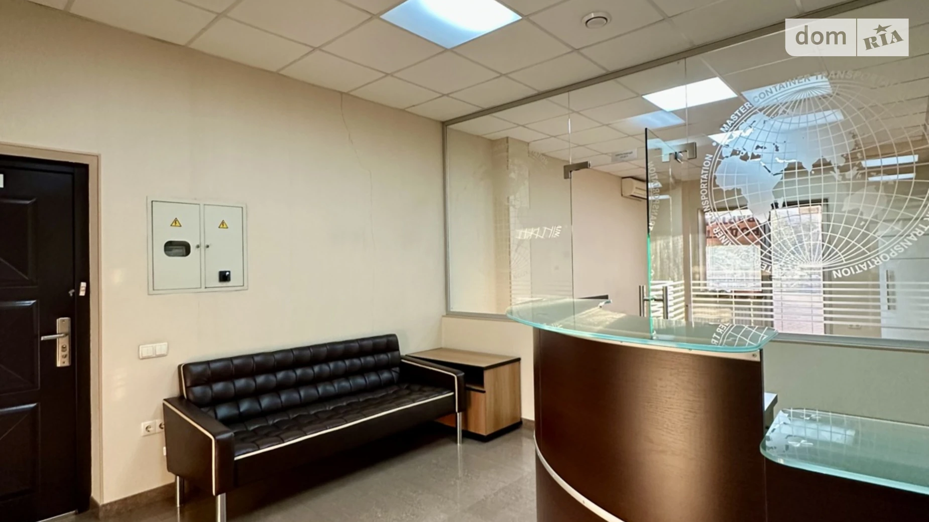 Сдается в аренду офис 145 кв. м в бизнес-центре, цена: 1500 $ - фото 2