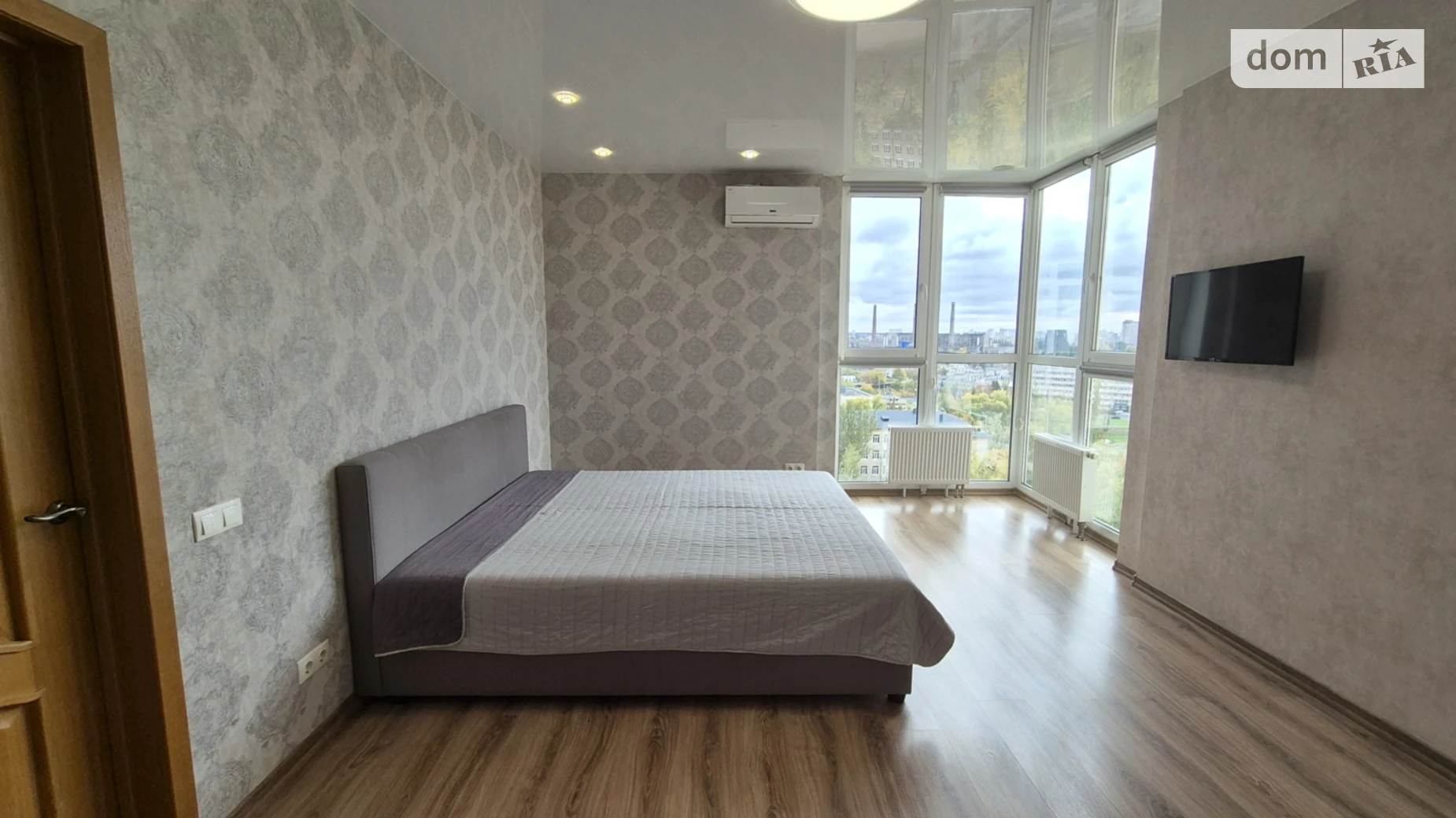 Продается 1-комнатная квартира 49.8 кв. м в Киеве, ул. Юрия Поправки(Николая Лебедева), 4/39А - фото 2