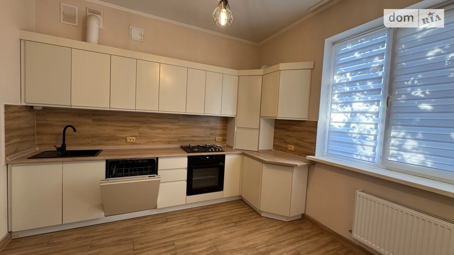Продається будинок 3 поверховий 168 кв. м з каміном, цена: 145000 $ - фото 2