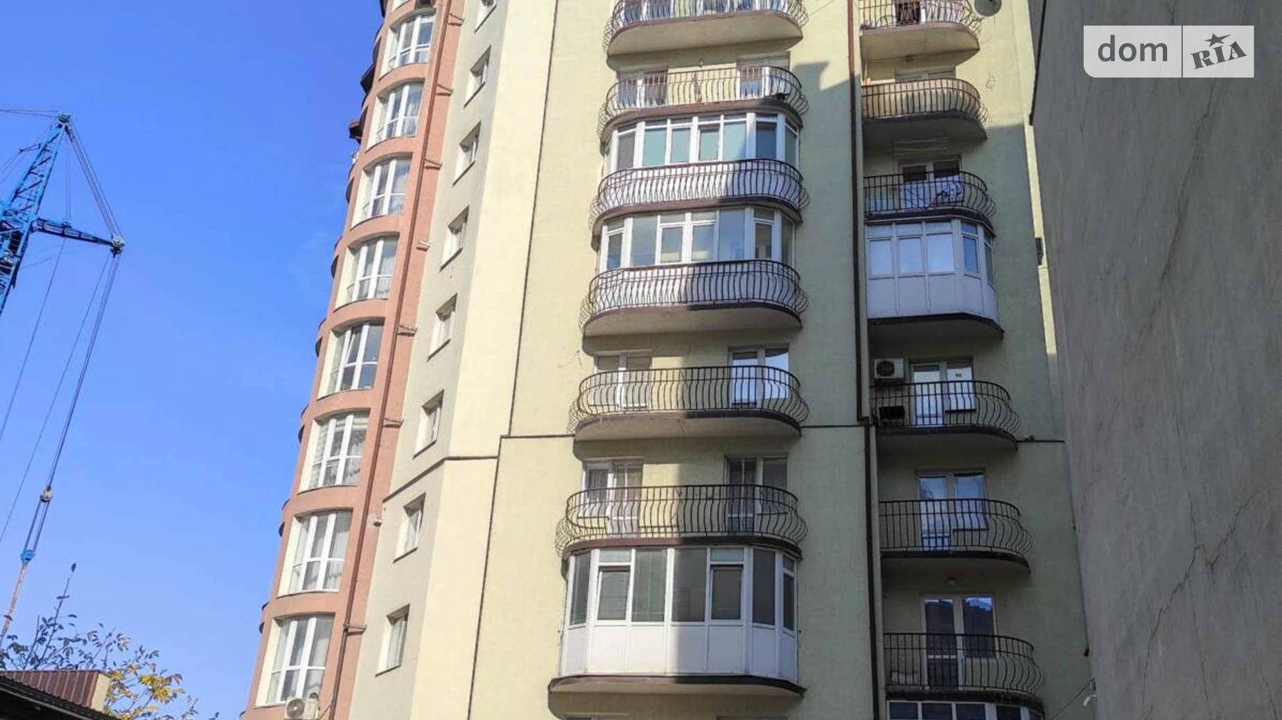 Продается 3-комнатная квартира 153 кв. м в Ивано-Франковске, ул. Независимости, 146 - фото 2