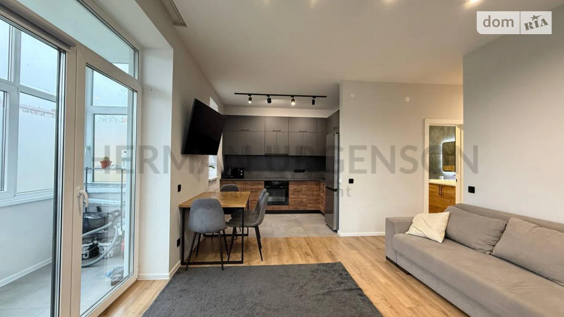 Продается 2-комнатная квартира 56 кв. м в Ужгороде, ул. Докучаева - фото 2