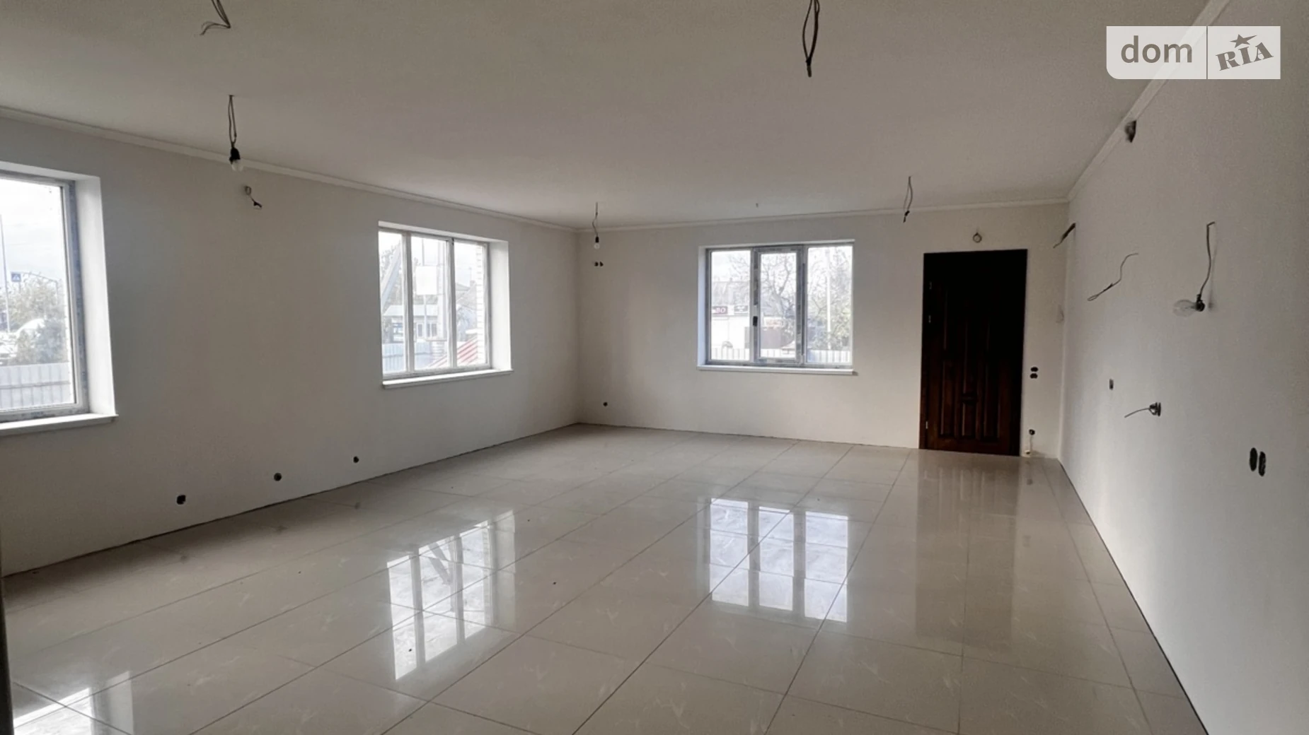 Продается дом на 2 этажа 325 кв. м с участком, цена: 95000 $ - фото 2