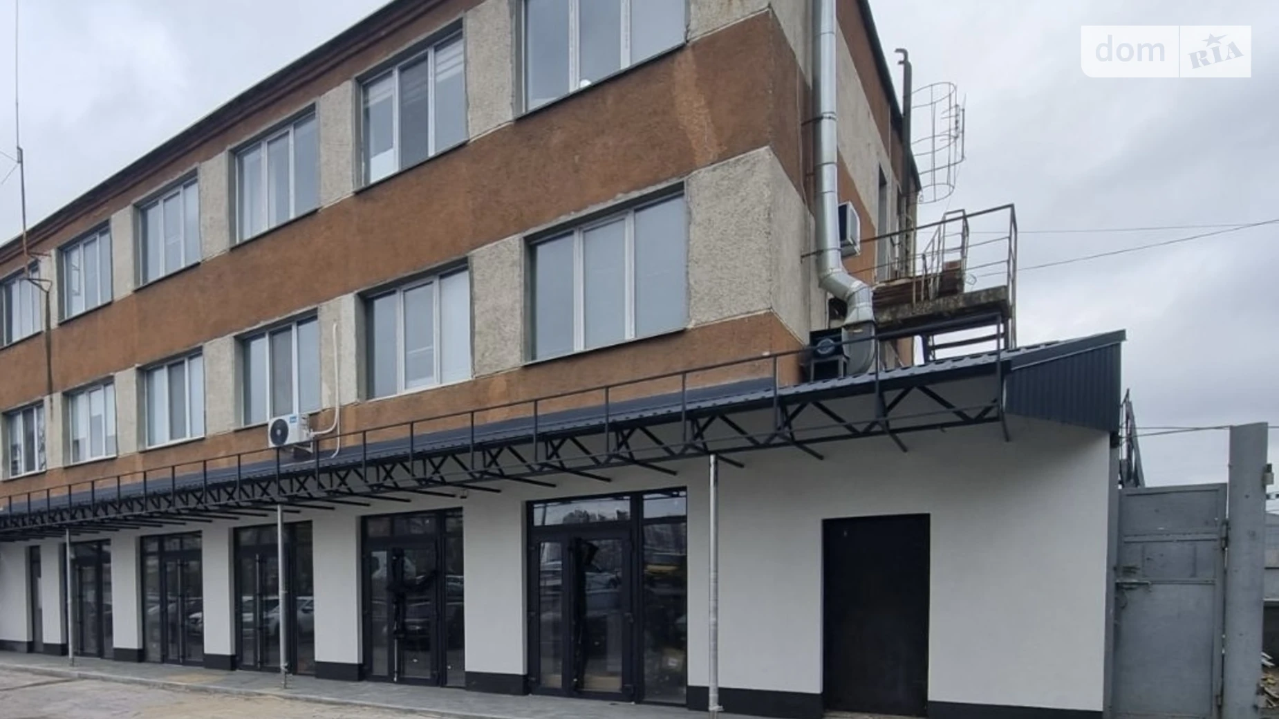 Сдается в аренду помещения свободного назначения 150 кв. м в 3-этажном здании, цена: 60000 грн - фото 3
