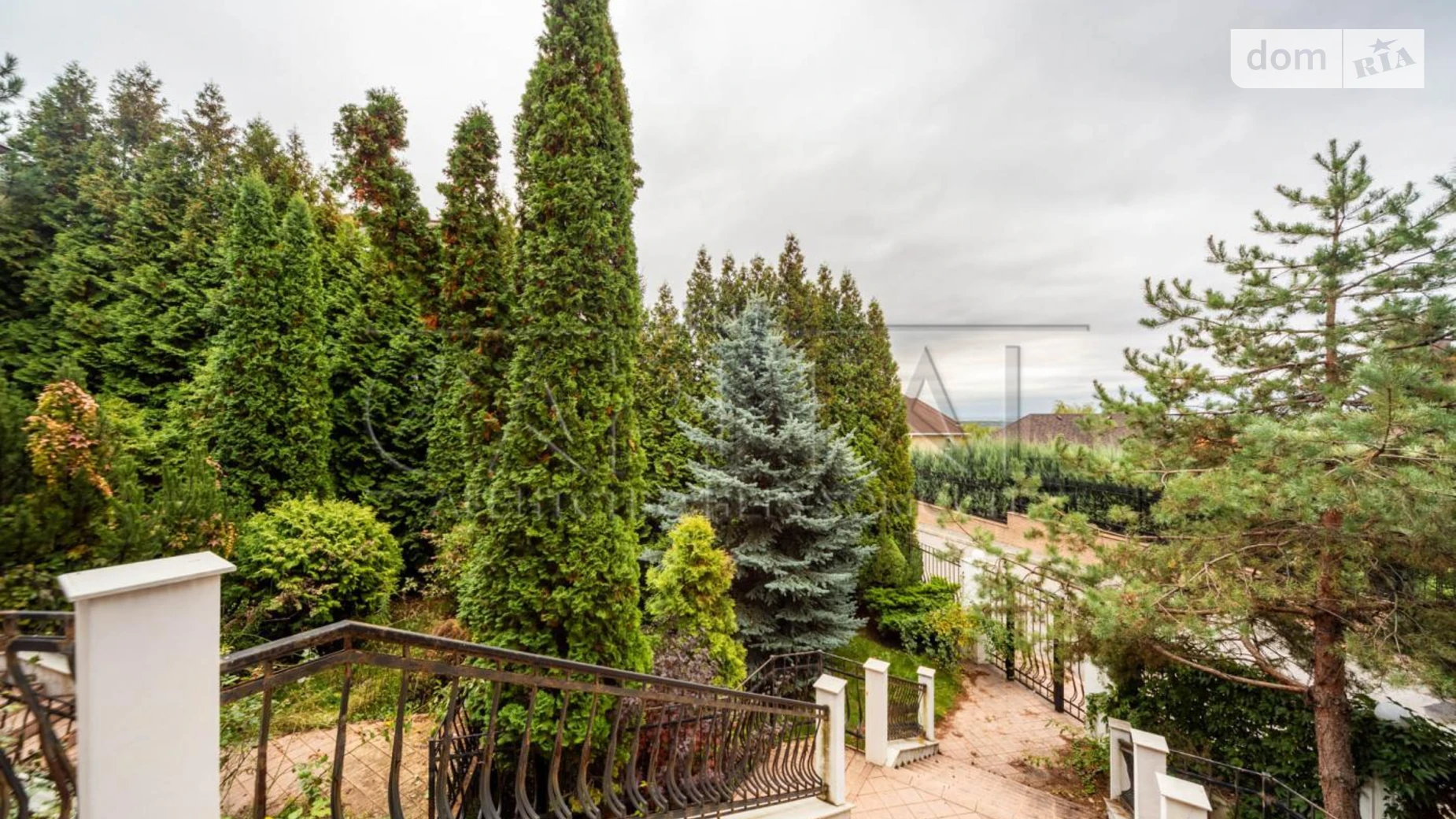 Сдается в аренду дом на 3 этажа 620 кв. м с садом, цена: 10000 $ - фото 2