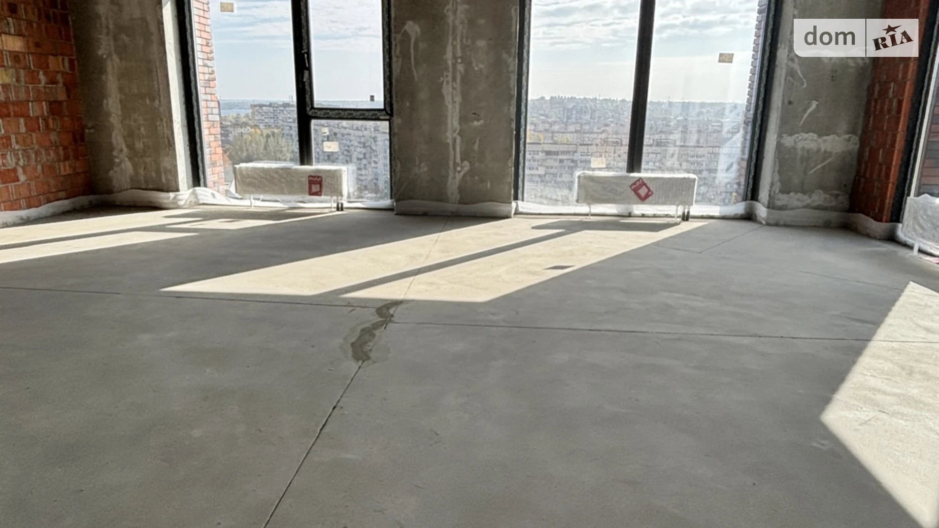 Продается 1-комнатная квартира 63.4 кв. м в Днепре, ул. Набережная Победы, 128 - фото 2