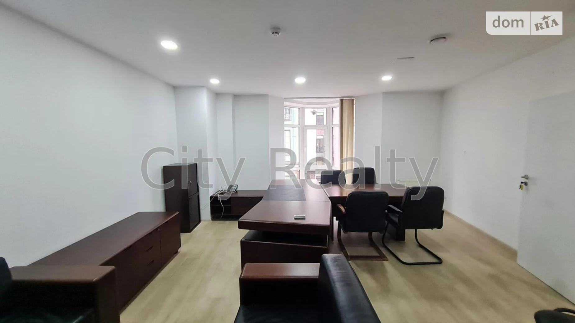 Сдается в аренду офис 267.5 кв. м в бизнес-центре, цена: 187250 грн - фото 4